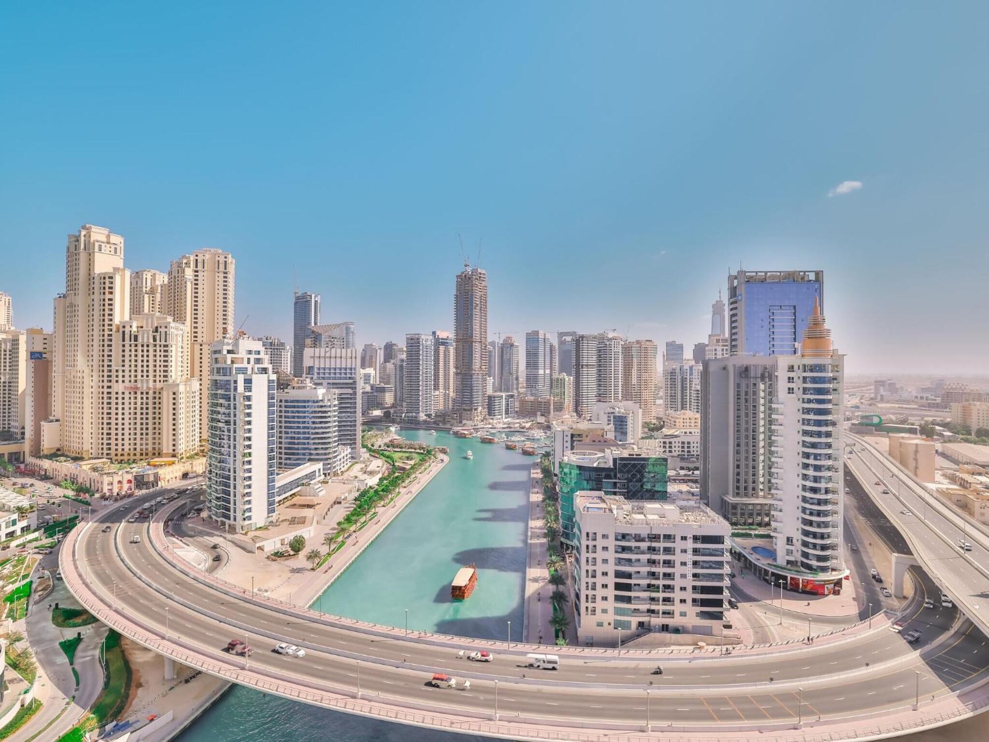Luxurious Apartments Dubai Marina Views Pool Gym By Sojo Stay Exterior photo